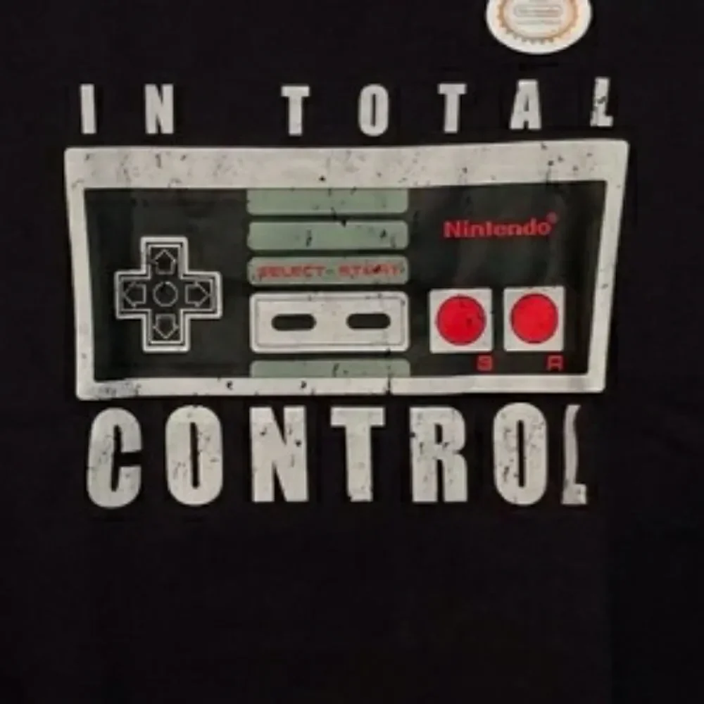 NWT Kids Nintendo Pullover - Picture 3 of 4